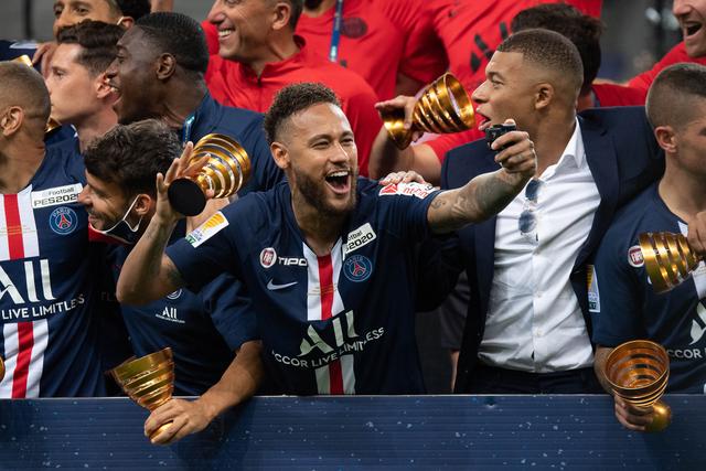 国王大胜篮网重回第八 马克西52分76人胜马刺