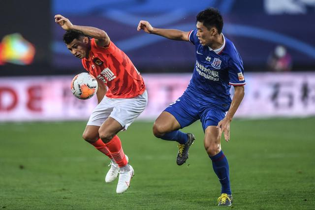 拜仁计划与诺伊尔续约，不打算提前召回努贝尔